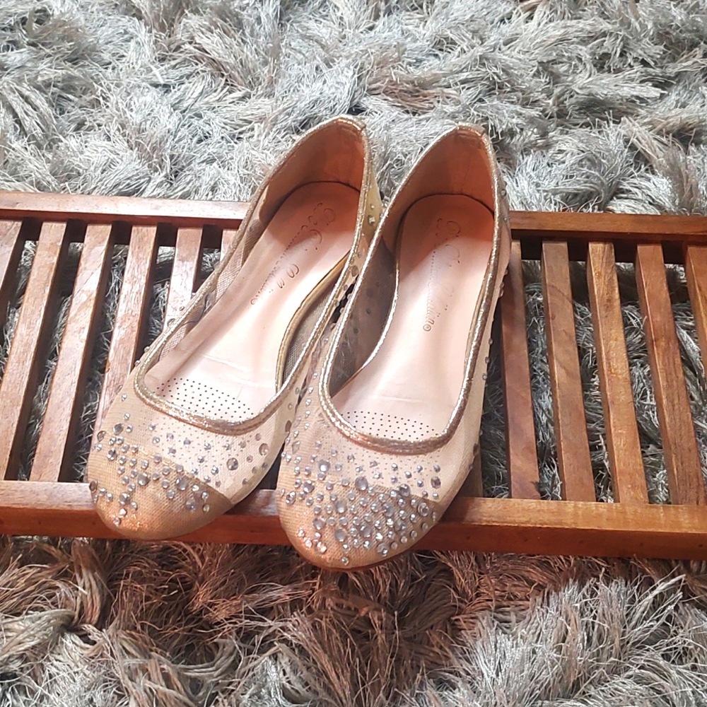 De Blossom Collection Rhinestone Flats